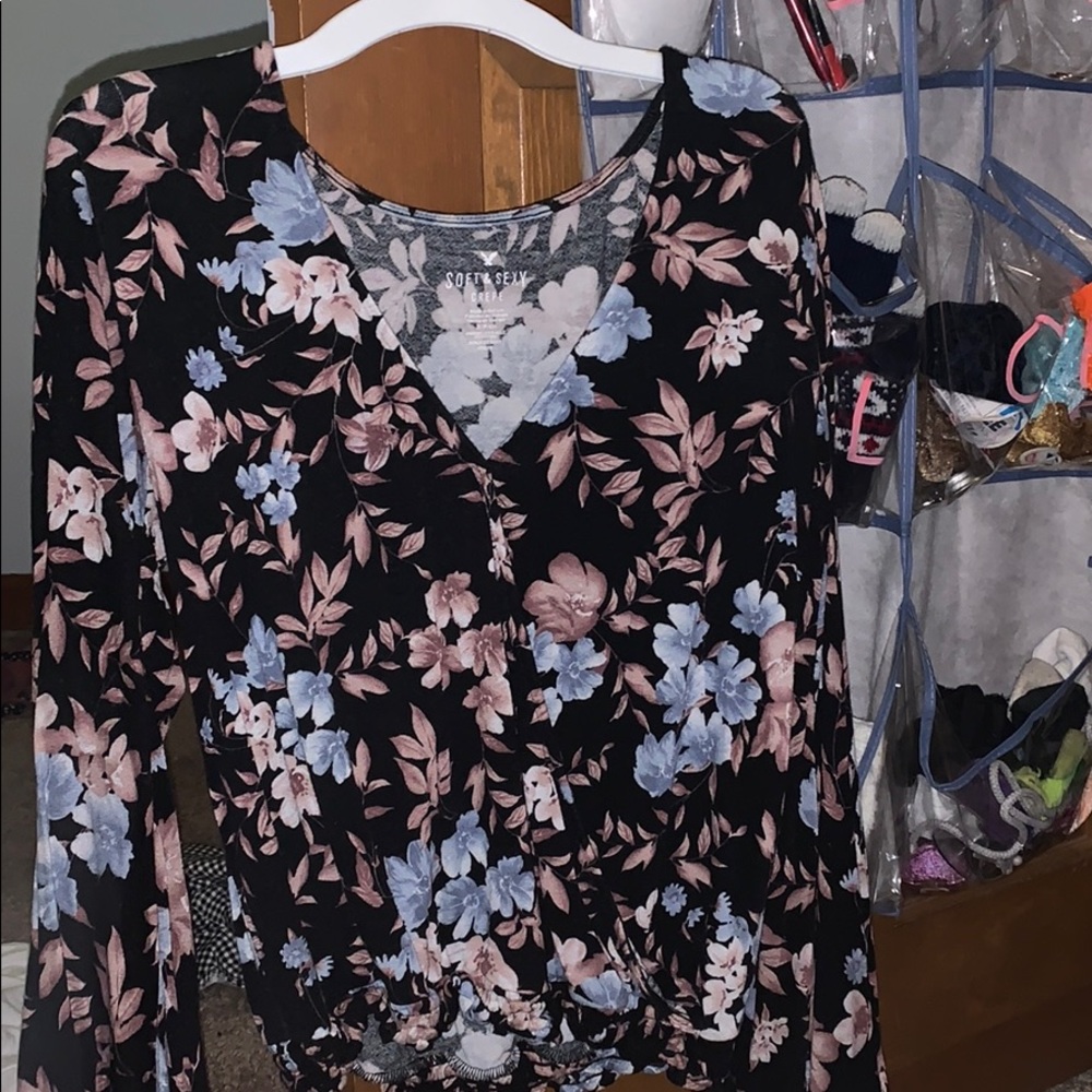 Long sleeve American Eagle shirt